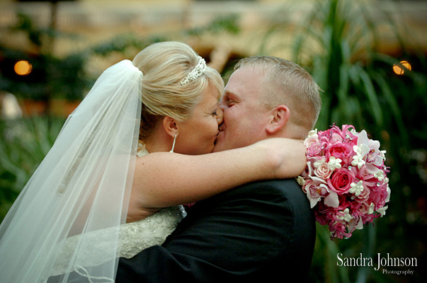 Best Gaylord Palms Resort Wedding photographer - Sandra Johnson (SJFoto.com)